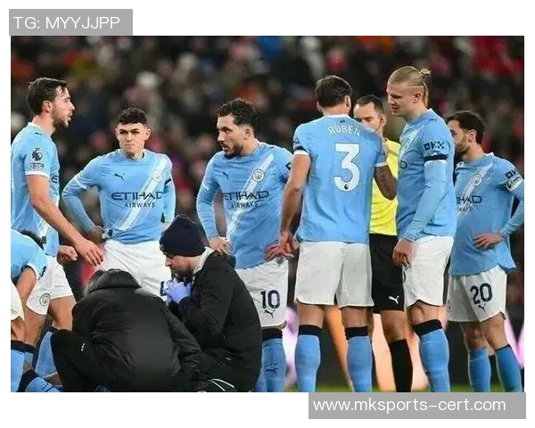 世界杯惊现冷门曼城与波尔图战平引发争议判罚全场沸腾