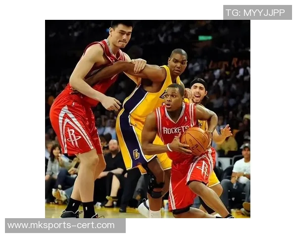 姚明父亲投篮瞬间回顾展现父子篮球情深与运动精神