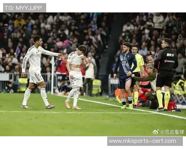 曼联逆转皇马友谊赛精彩瞬间红牌争议引发全场热议