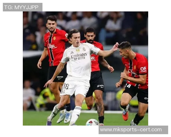 足总杯精彩对决曼联6-2大胜本菲卡神扑瞬间点燃全场激情集锦回顾 足总杯精彩对决曼联6-2大胜本菲卡神扑瞬间点燃全场激情集锦回顾