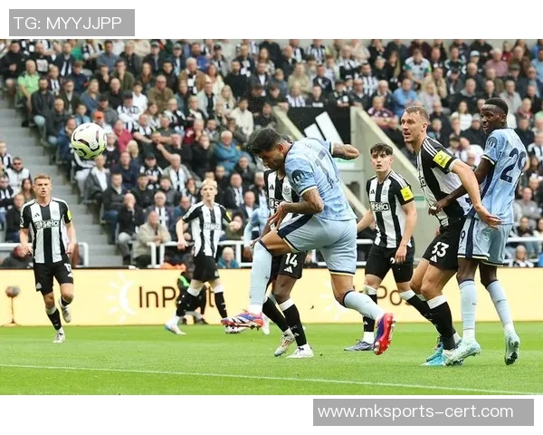 英超焦点战曼联与热刺激战成平点球大战引发全场热烈反响