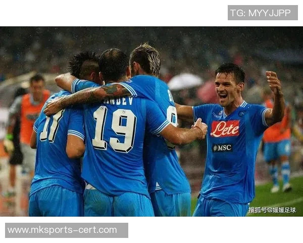 英超激战:那不勒斯险胜波尔图红牌事件引发全场热议 英超激战:那不勒斯险胜波尔图红牌事件引发全场热议