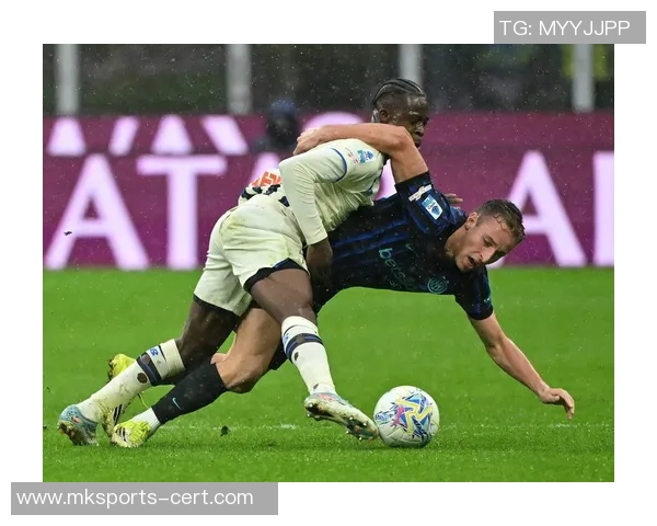 德甲激战：那不勒斯险胜多特蒙德帽子戏法引发争议判罚风波